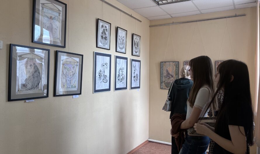 В Бугуруслане открылась выставка студенческих работ «Ступени искусства»