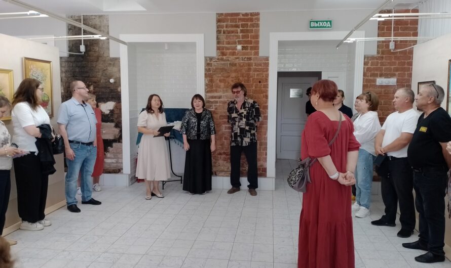 В Бугурусланском районе открылась выставка «Русские узоры»