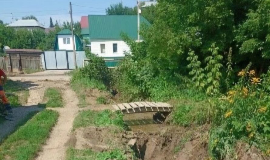 Жалобы на «Госуслугах» сработали: в Бугуруслане отремонтировали качели и обустроили мостик
