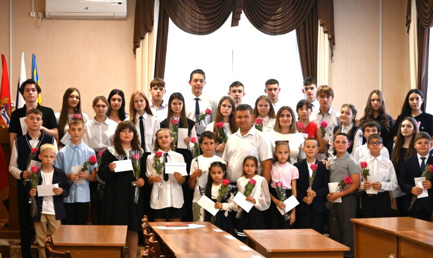 В Бугурусланском районе школьников поощрили премиями главы