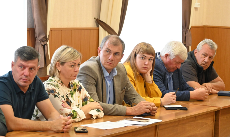 В администрации Бугурусланского района работали представители аппарата губернатора и правительства области