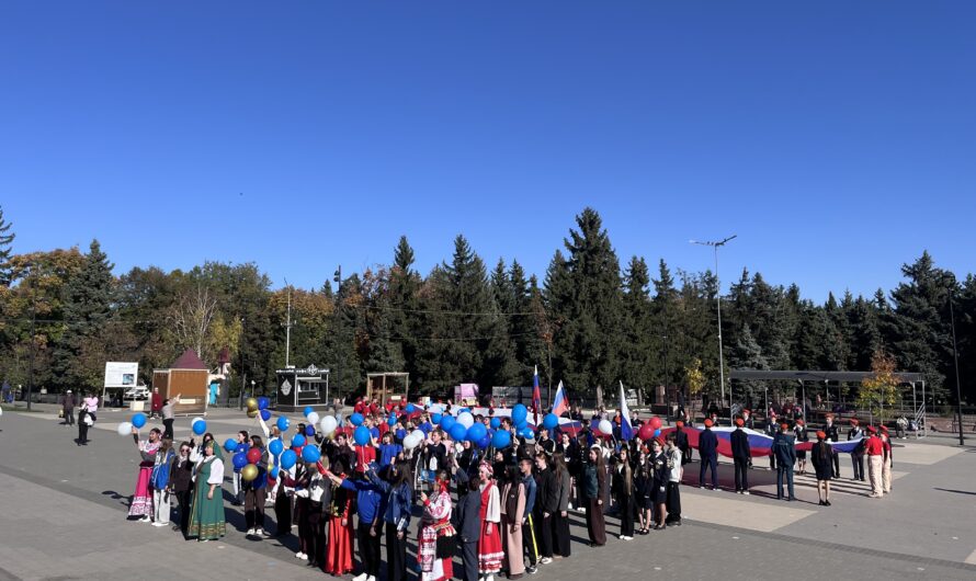 В Бугуруслане прошел патриотический флешмоб