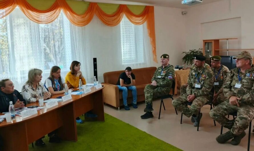 В КЦСОН Бугуруслана прошел День открытых дверей для участников СВО