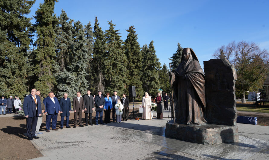 В Бугуруслане открыли памятник игуменье Серафиме