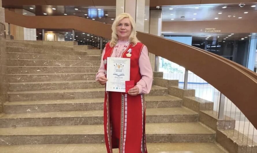 Педагог из Бугурусланского района отмечена всероссийской наградой за сохранение родных языков