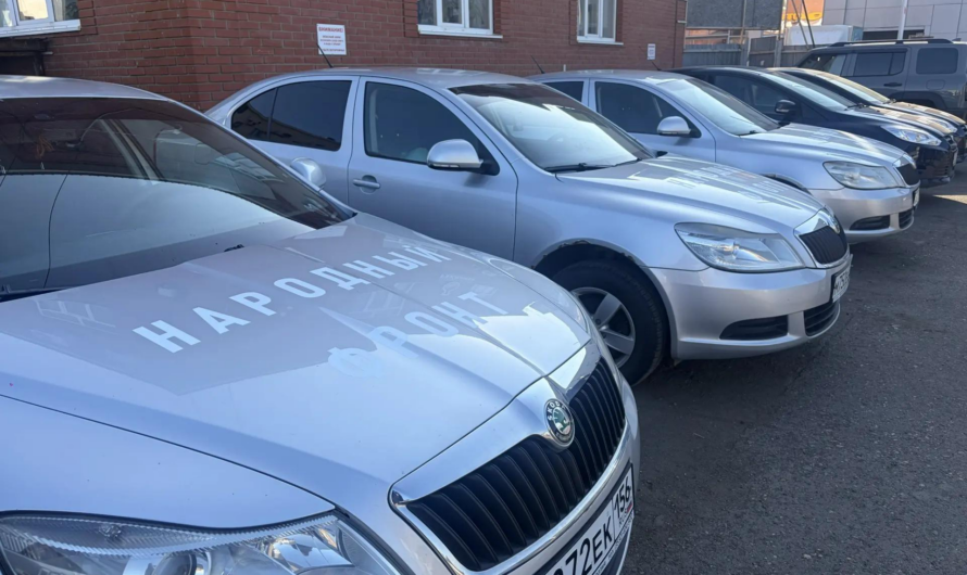 Оренбургские налоговики передали для бойцов СВО семь автомобилей