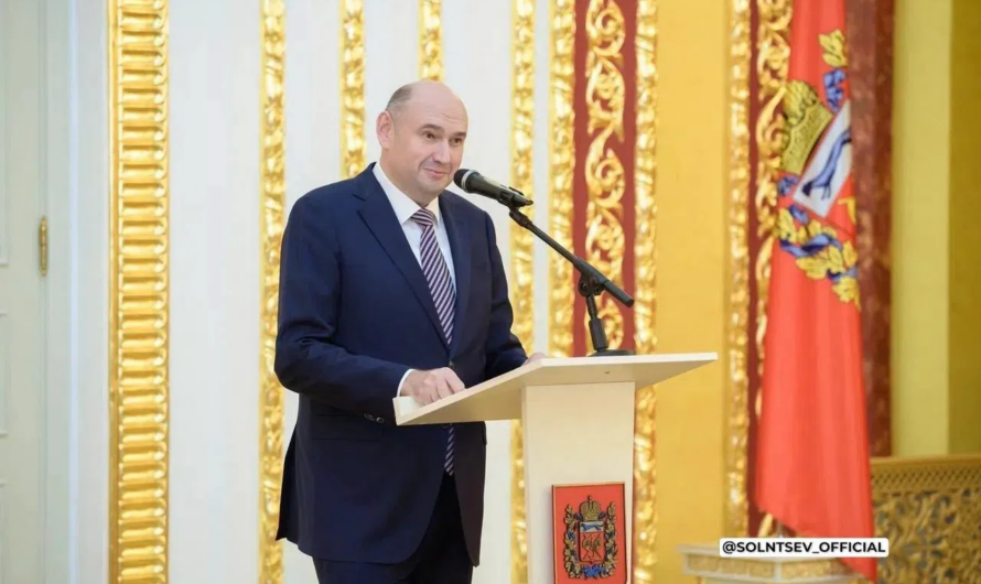 Евгений Солнцев поздравил педагогов Оренбуржья с Днем учителя