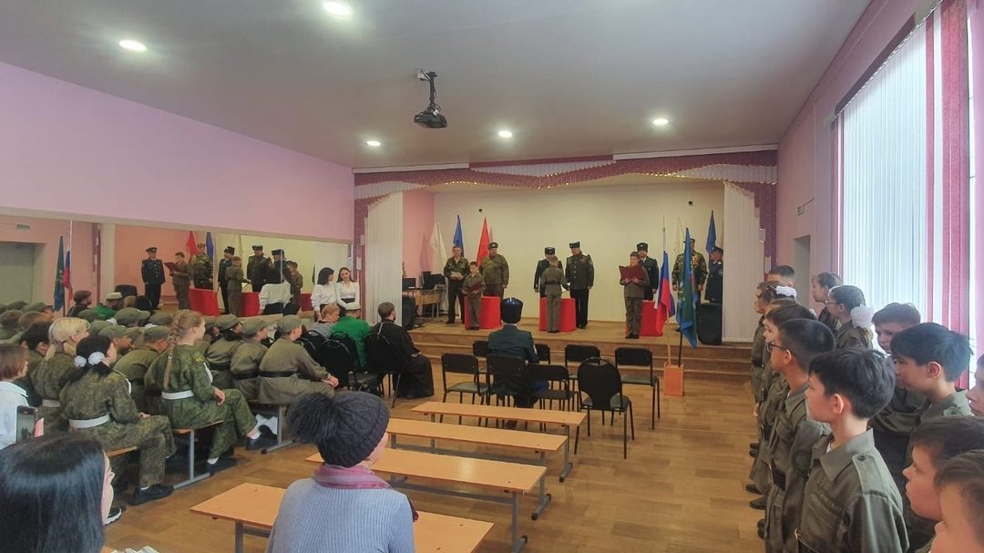 Кадеты фото. Оформление сцены посвящение в кадеты. Посвящение в кадеты 5. Посвящение в кадеты 5. Присяга мвд.