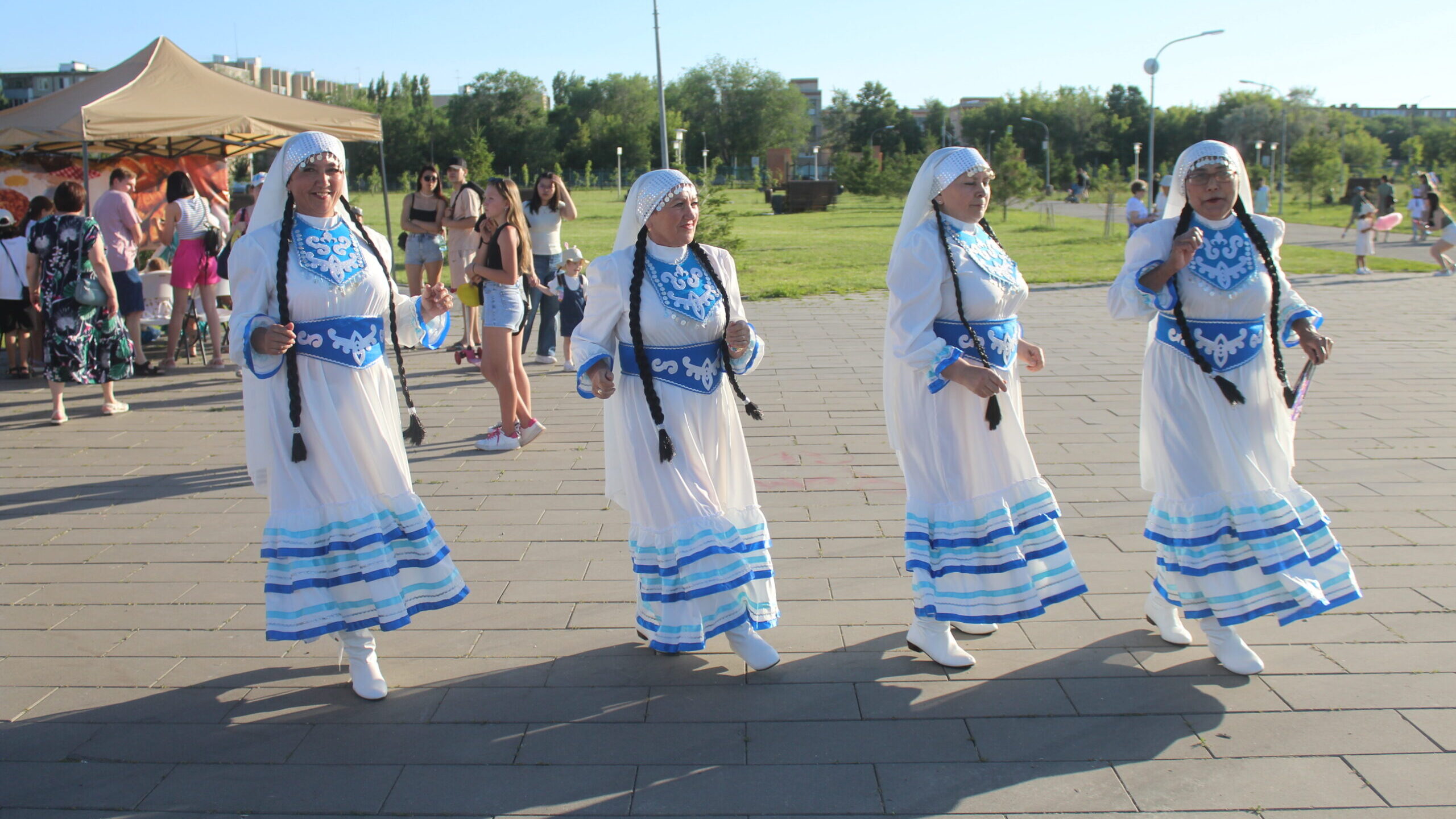 В Гае прошел праздник дружбы народов - Гайская Новь