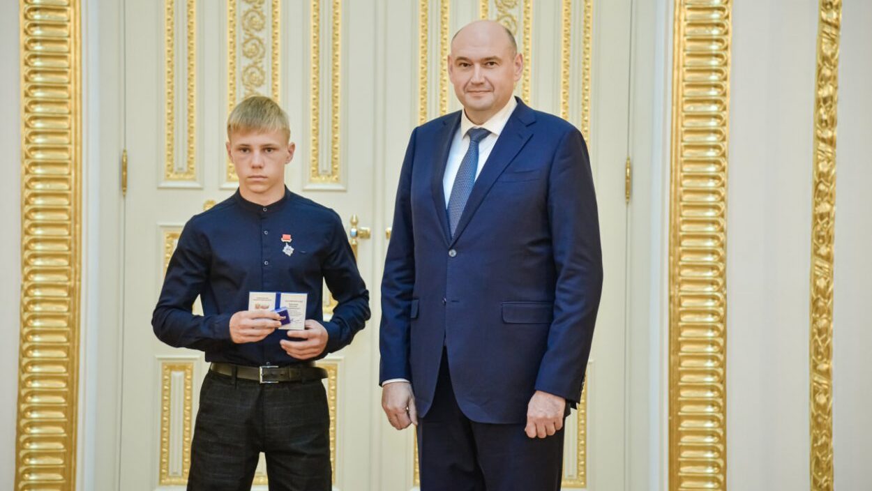 Арсений Хорьяков из Орска во время весеннего паводка в 2024 году спасал людей и животных