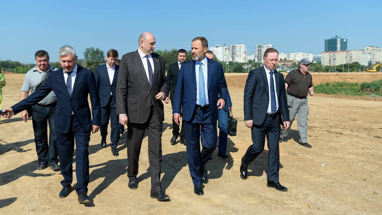 Полпред Президента в ПФО Игорь Комаров на строительстве дороги-дублера в Оренбурге.