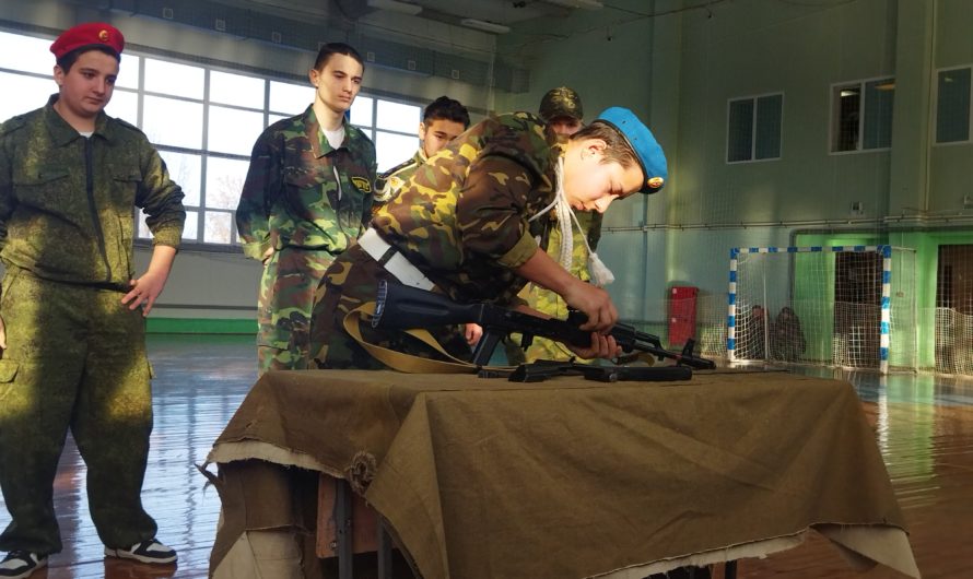 В Соль-Илецке состоялись военно-спортивные соревнования “А ну-ка парни!”
