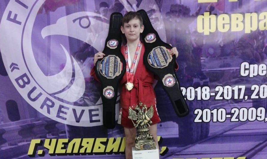 Соль-илечанин Кирилл Турбылев завоевал два чемпионских пояса и кубок