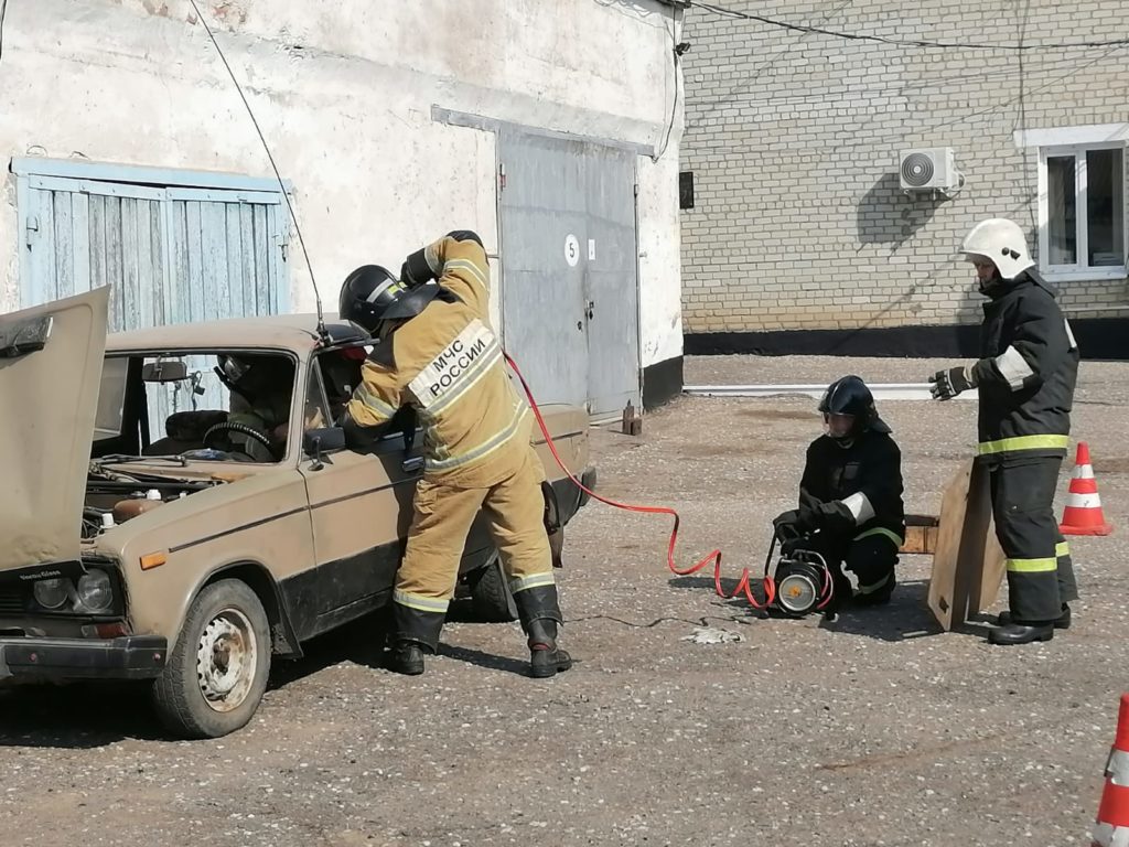 В Соль-Илецке зрелищно отметили День пожарной охраны | 02.05.2023 | Новости  Соль-Илецка - БезФормата