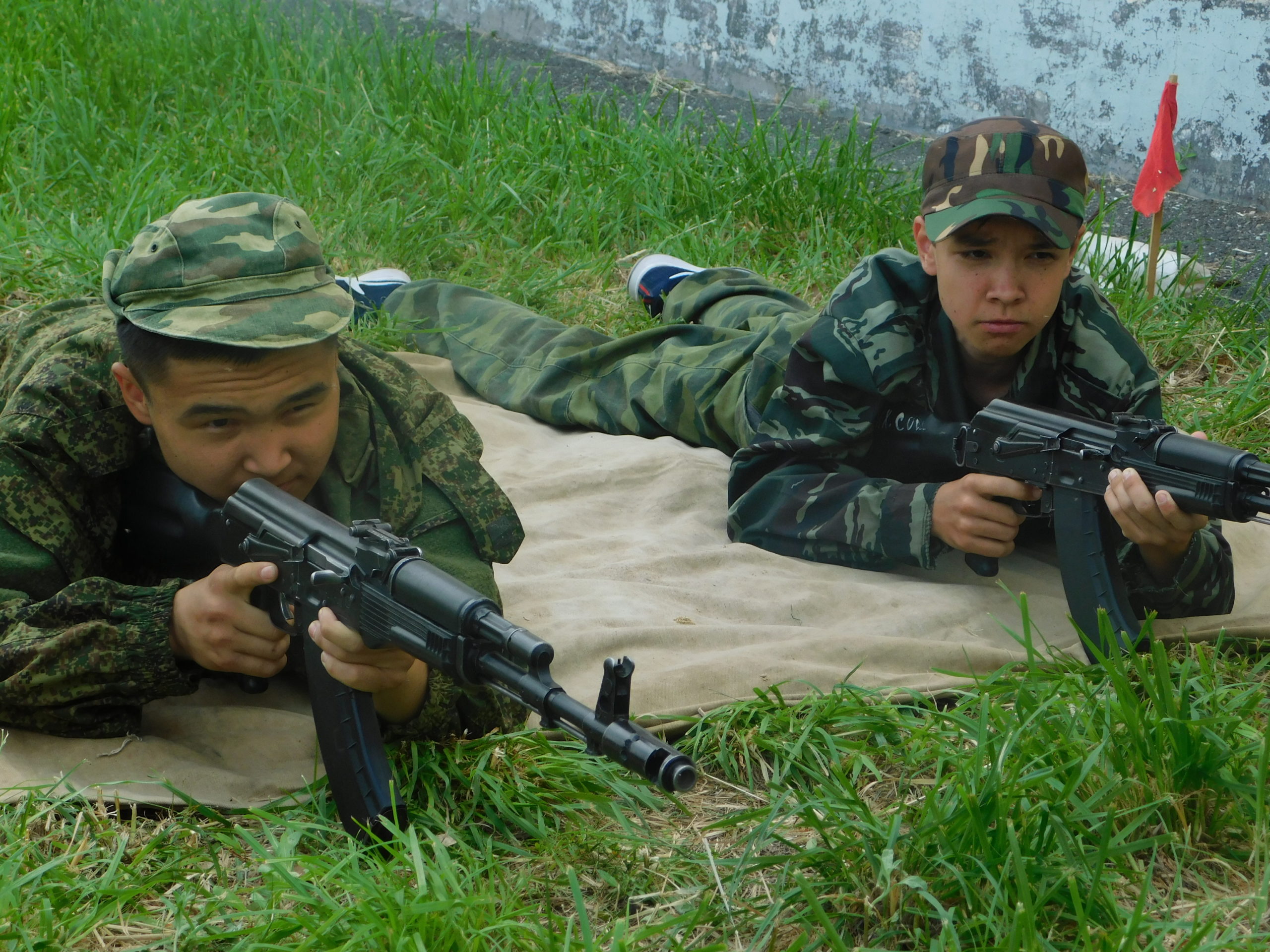 Соль-илецкие парни оттачивали навыки военного дела на учебно-полевых сборах  - Илецкая Защита