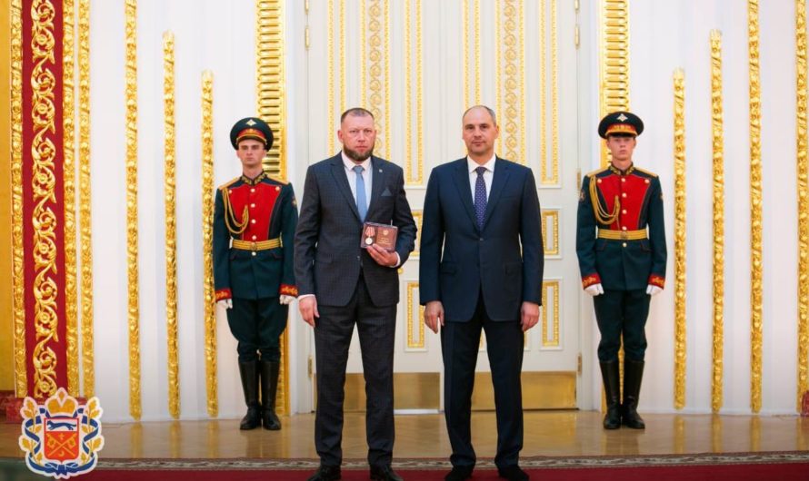 Соль-илечанин Александр Корольков получил высокую государственную награду медаль «Луки Крымского»