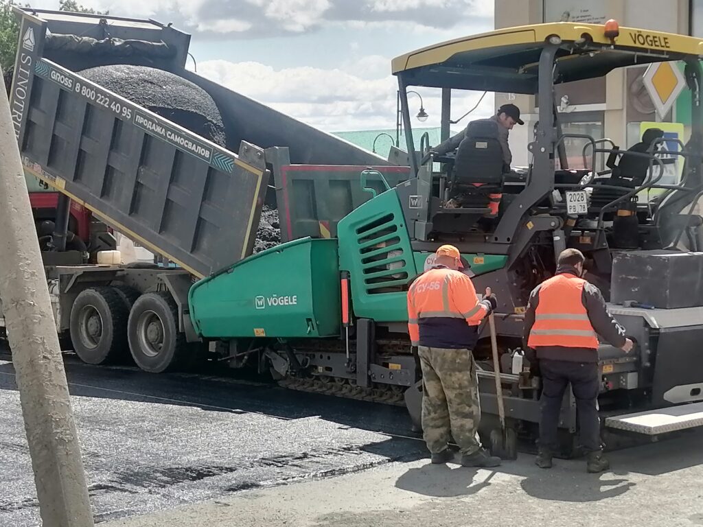 В Соль-Илецке продолжается «масштабная стройка» – благоустройство улицы  Оренбургской | 07.06.2024 | Новости Соль-Илецка - БезФормата