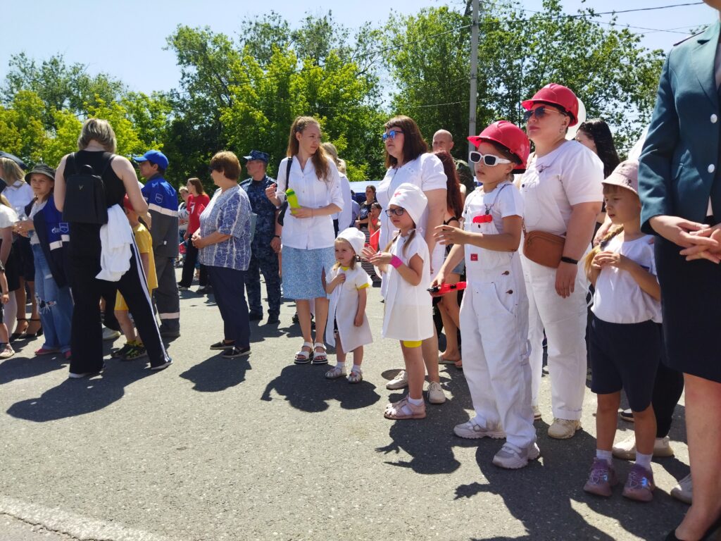 Маленькие соль-илечане отметили День защиты детей | 01.06.2024 | Новости  Соль-Илецка - БезФормата