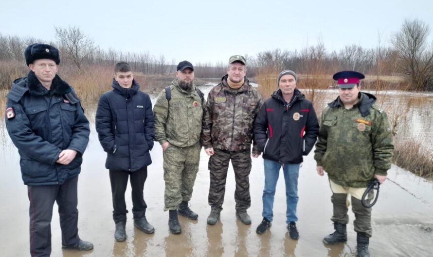 В Первомайском районе журналисты принимают участие в охране затопленного моста
