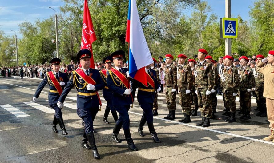 В Соль-Илецке прошел праздничный парад в честь 80-летия Великой Победы