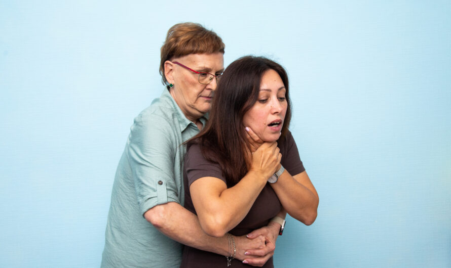 Что делать, если человек подавился и задыхается