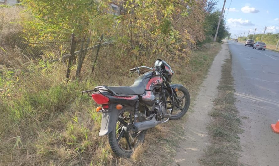 В Соль-Илецке 13-летний мопедист «врезался» в легковушку и попал в больницу