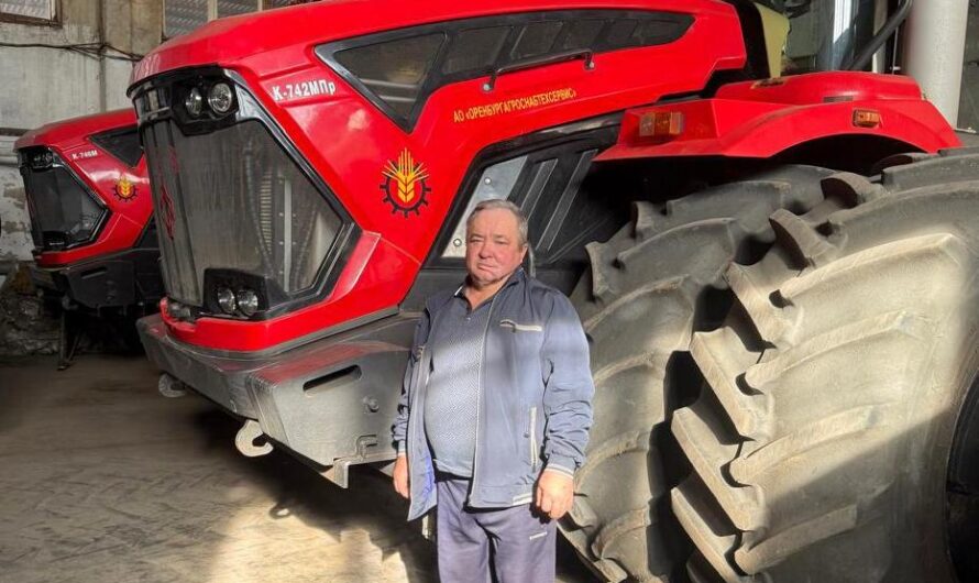 Механизатор-тракторист Вячеслав Козячий из Соль-Илецка 30 лет трудится на земле