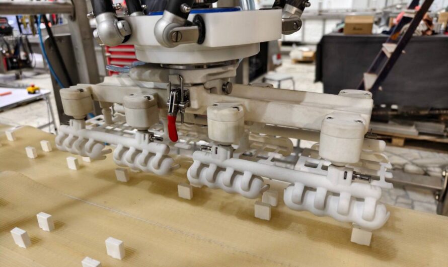 В Оренбурге появился первый в стране серийный роботизированный укладчик сосисок