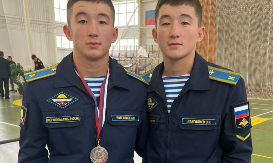 Братья Амир и Замир Кангалиевы из Соль-Илецка – будущие десантники