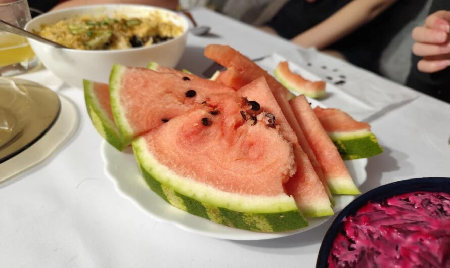 Украшением новогоднего стола оренбуржцев стал свежий соль-илецкий арбуз