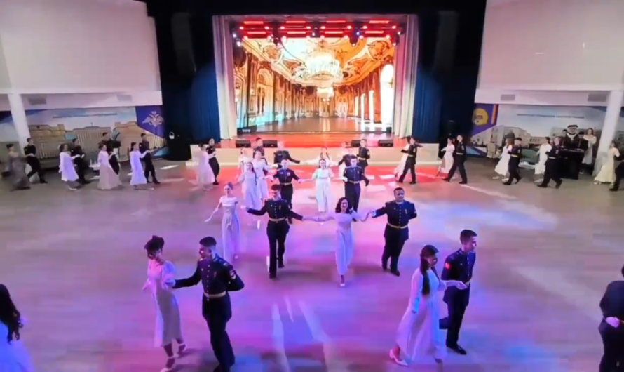 В Оренбургском Президентском кадетском училище прошел бал ко Дню защитника Отечества