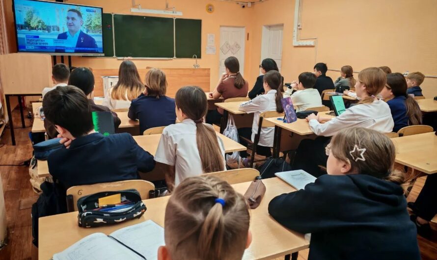 В школах Оренбуржья прошли «Разговоры о важном», посвященные Дню защитника Отечества