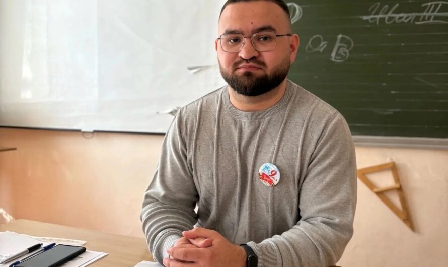 Учитель из Соль-Илецкого округа Марат Сарбаев вышел в финал регионального этапа конкурса  «Учитель Оренбуржья»