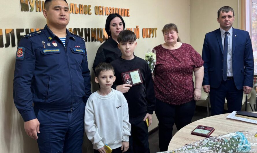 В Соль-Илецке родным бойцов СВО передали государственные награды