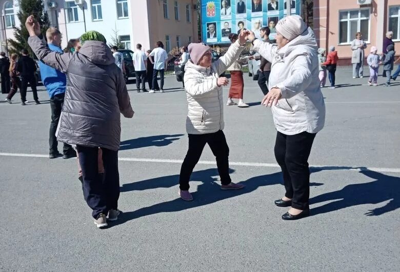 В Соль-Илецке в “Вальсе Победы” закружат  «серебряные» волонтёры