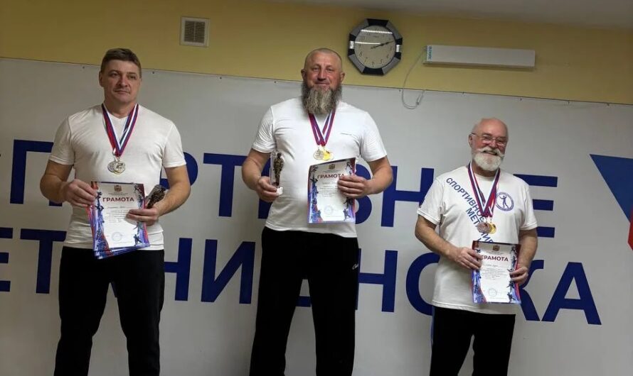 Чемпион Оренбуржья по спортивному метанию ножей живёт и тренируется в Соль-Илецком округе