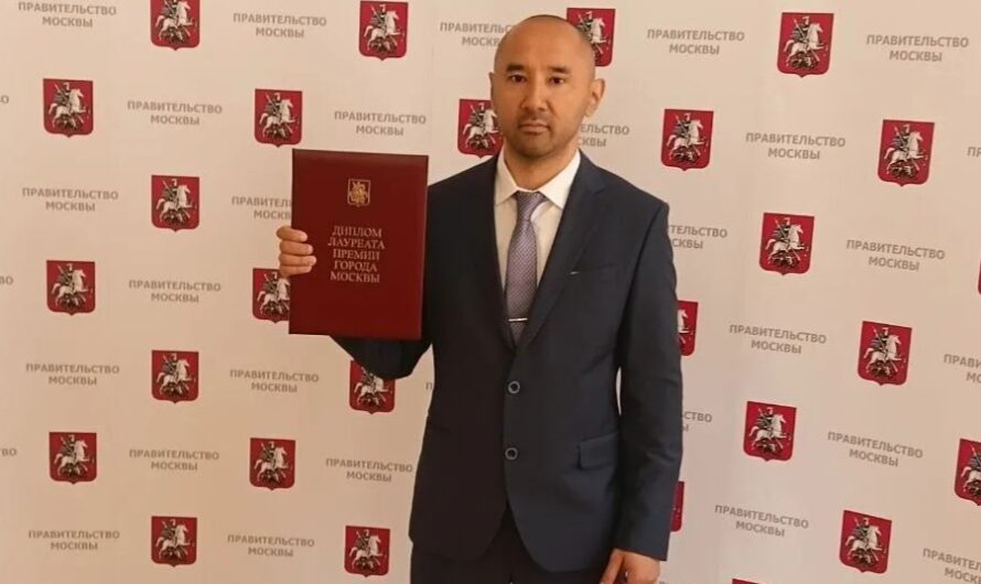 Уроженец соль-илецкого округа врач Булат Курманов получил награду от мэра Москвы