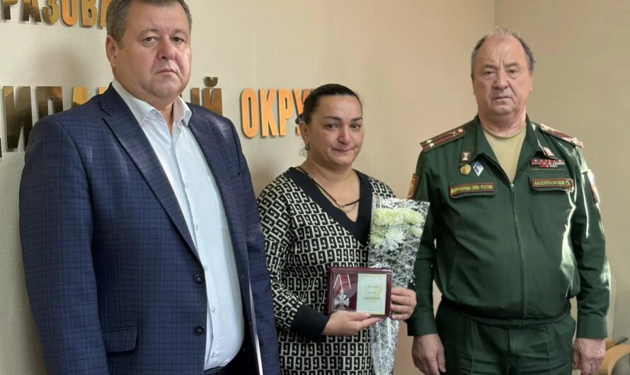 В Соль-Илецке родным погибших бойцов СВО передали государственные награды