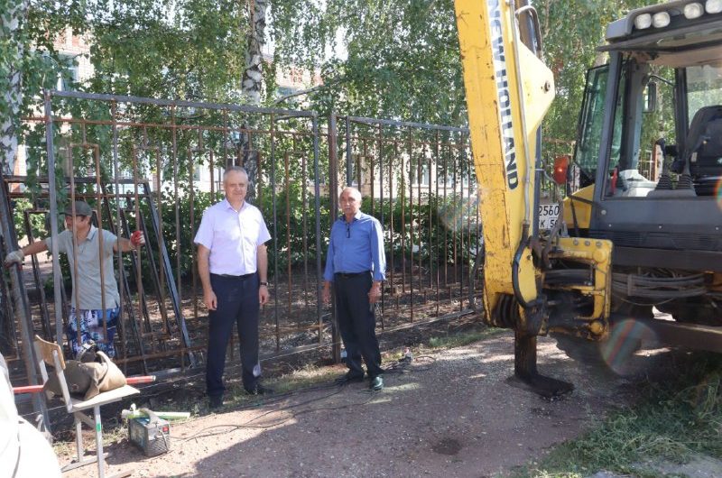 Глава района Юрий Классен поздравил работников строительной отрасли