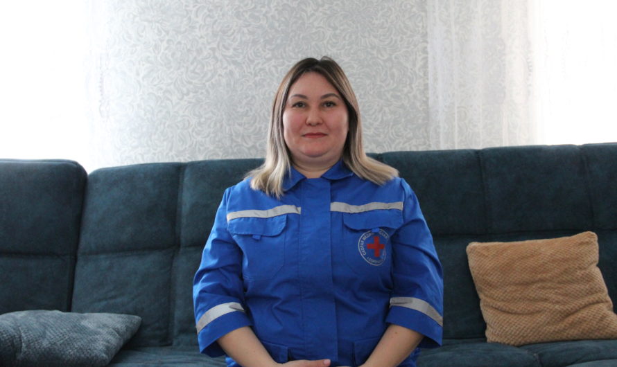 Фельдшер скорой помощи Регина Забаева всегда готова помочь тем, кто нуждается