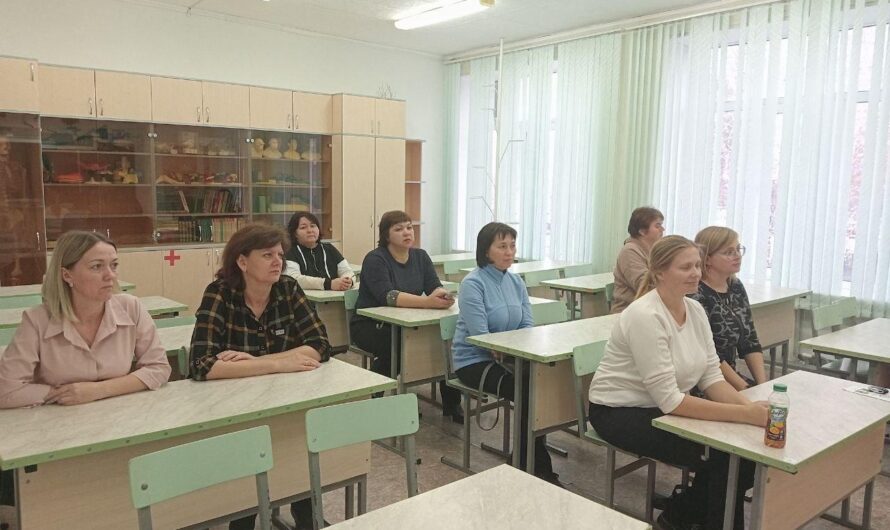 В Красногвардейской школе №1 имени  Ильичев И.Е. прошла региональная акция “Родители сдают ЕГЭ”