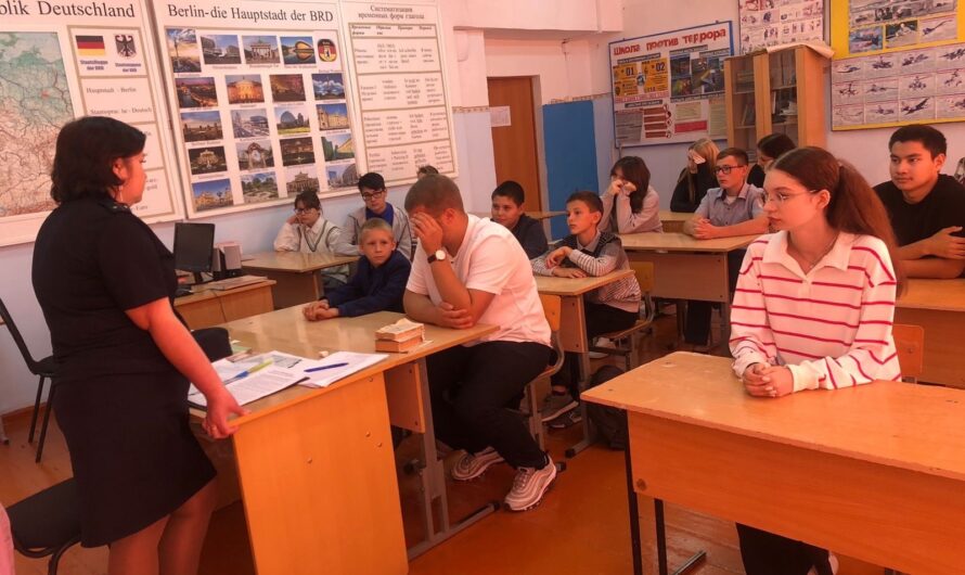 Сотрудники полиции Красногвардейского района поговорили с учениками Яшкинской школы о профилактике правонарушений среди подростков