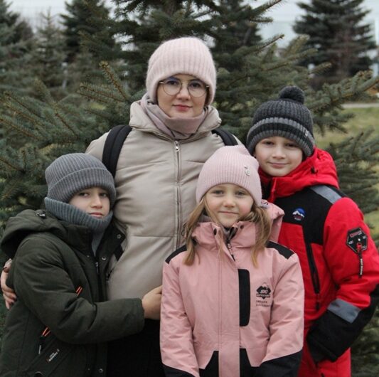 Ольга  Павлюченко из Донского счастливая мама троих детей