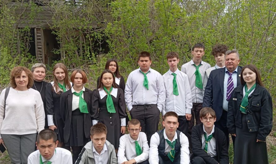 Учащиеся агроклассов Пролетарской и Токской школ совершили экскурсионный визит в Свердловский сельсовет