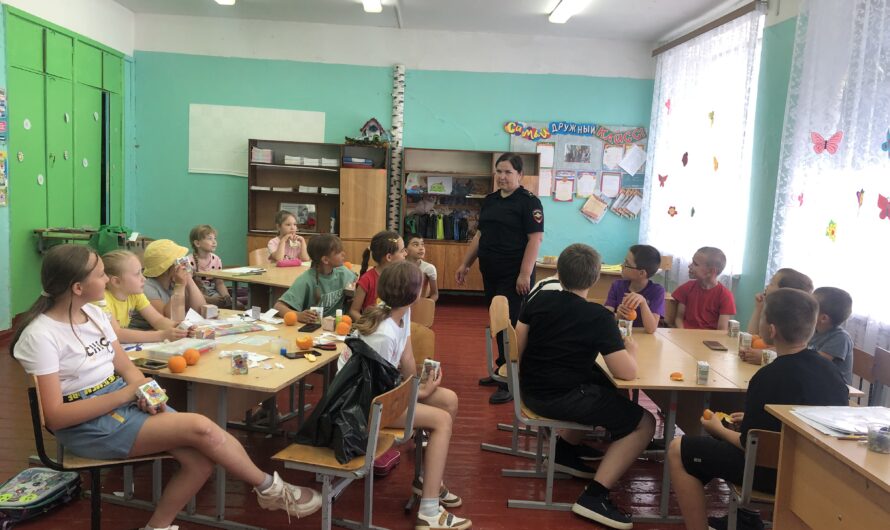 Сотрудники полиции Красногвардейского района провели мероприятие по правовому просвещению детей и подростков(6+)