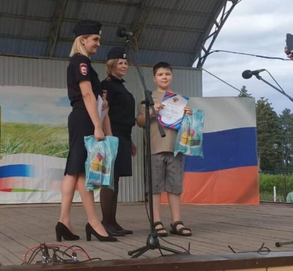 Красногвардейские ребята приняли участие в конкурсе детского творчества «Полицейский Дядя Стёпа»(6+)