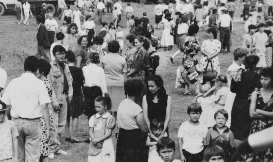 Как отмечали День молодёжи в Красногвардейском районе в 90-е годы(12+)