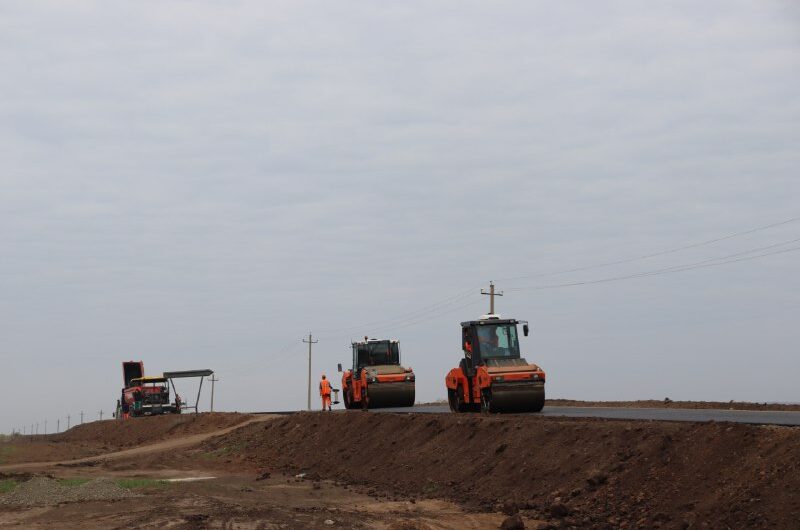 В Красногвардейском районе идёт капитальный ремонт дороги Луговск – Ишалка