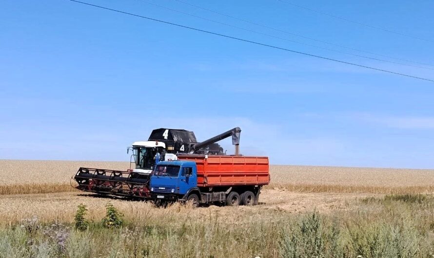 Глава Красногвардейского района Юрий Классен поздравил аграриев с Днем сельского хозяйства