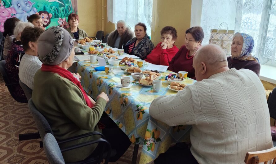 В Свердлово, Красногвардейского района, по инициативе местных жителей открылся клуб для общения